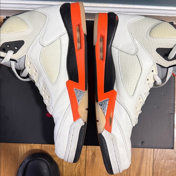 Jordan Air Jordan 5 Retro White with Orange Accents - Picture 3 of 6